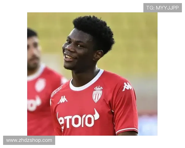 楚阿梅尼技术分析:全能中场在本赛季表现稳健,展现未来潜力 楚阿梅尼技术分析:全能中场在本赛季表现稳健,展现未来潜力