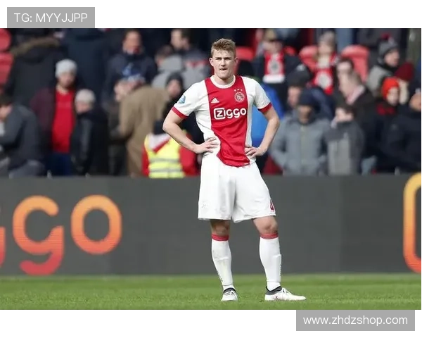 帕利尼亚对阵利物浦高节奏冲击下的拦截表现解析